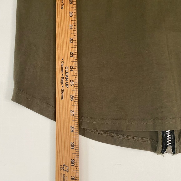 H&M Men’s T-shirt with a Asymmetric Zipper Shirt khaki green size S - Picture 4 of 12